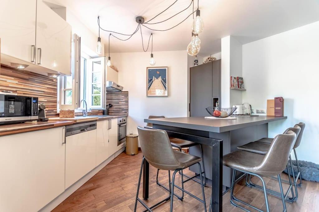 Appartement Anais De Saint-tropez, Bel Appartement, Avec Piscine Et Jardin, Au Coeur De Tropez
